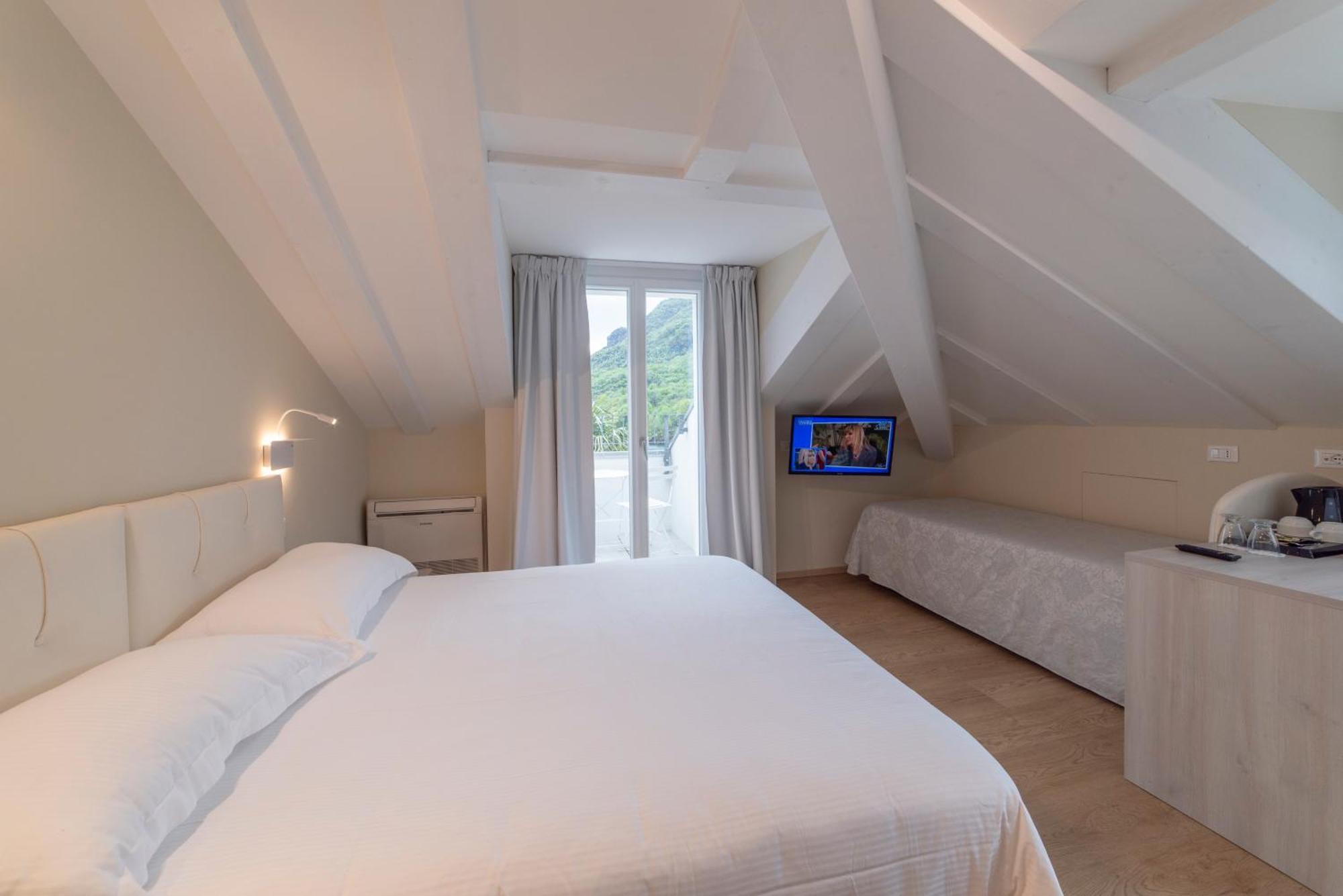 Hotel Due Palme เมอร์กอซโซ ภายนอก รูปภาพ